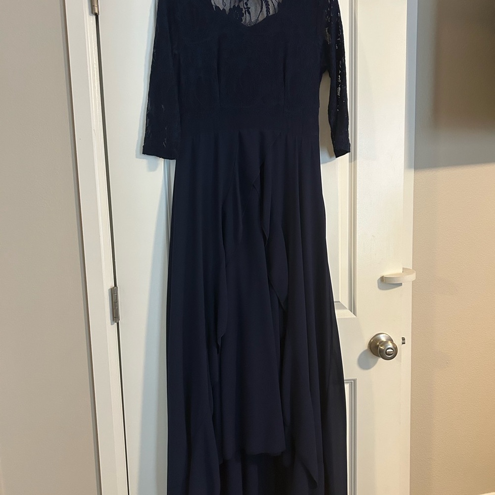 Elegant Navy Blue Lace Evening Dress